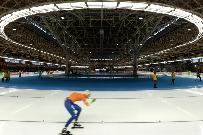 Gallery view of Eisschnellaufhalle