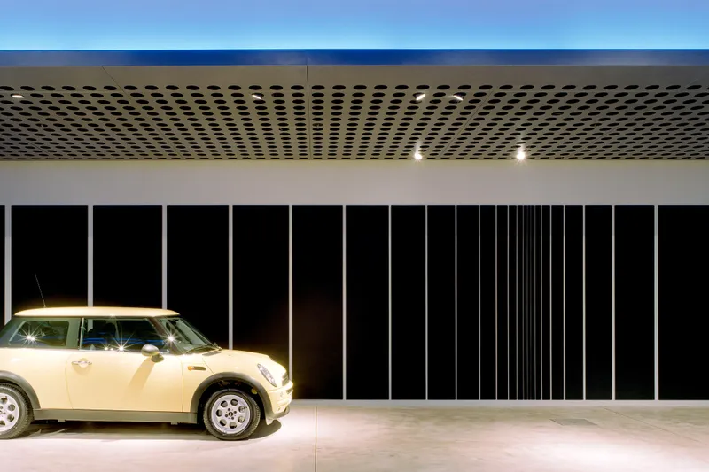 Gallery view of 4_bmw showroom